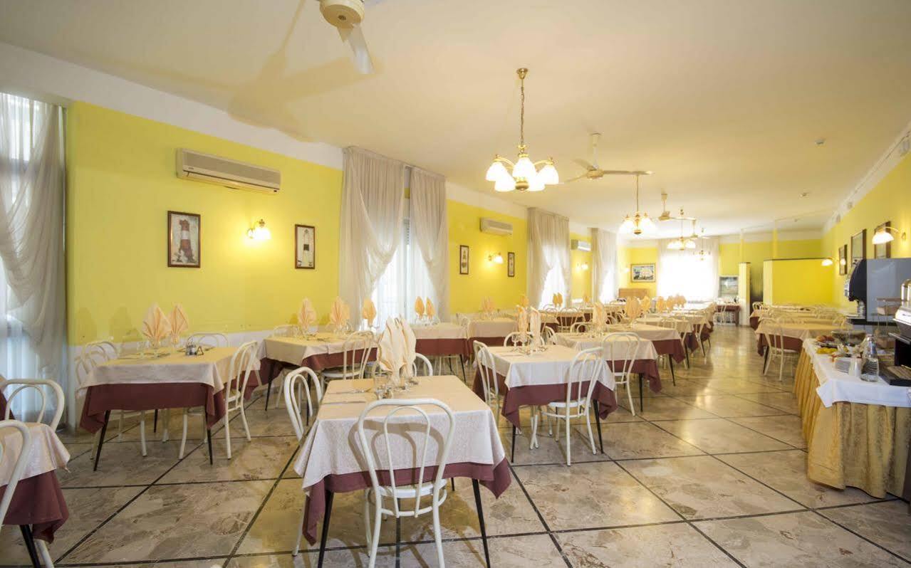 Hotel Veliero Rimini Exterior photo